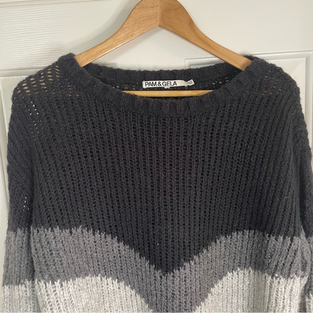 Pam & Gela Women's Black and Gray Chevron Sweater Wool Blend - Picture 4 of 8